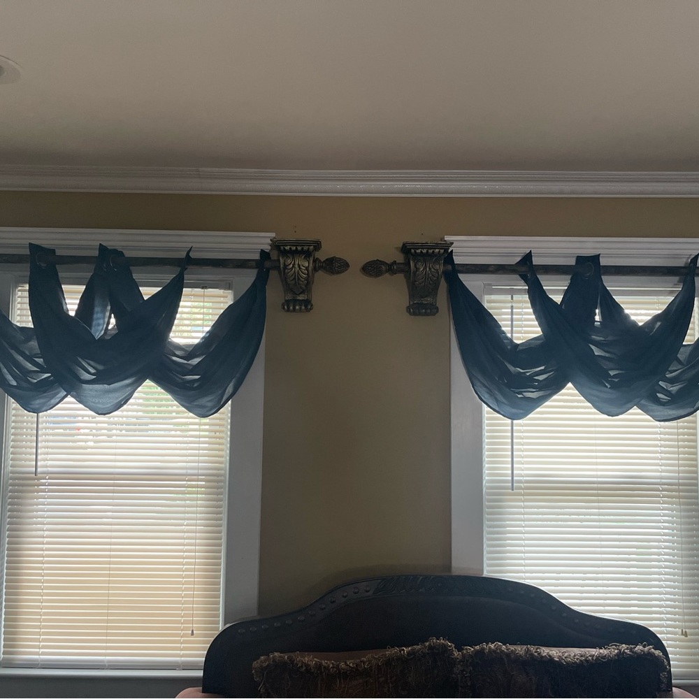 Window valences - Picture 3 of 3